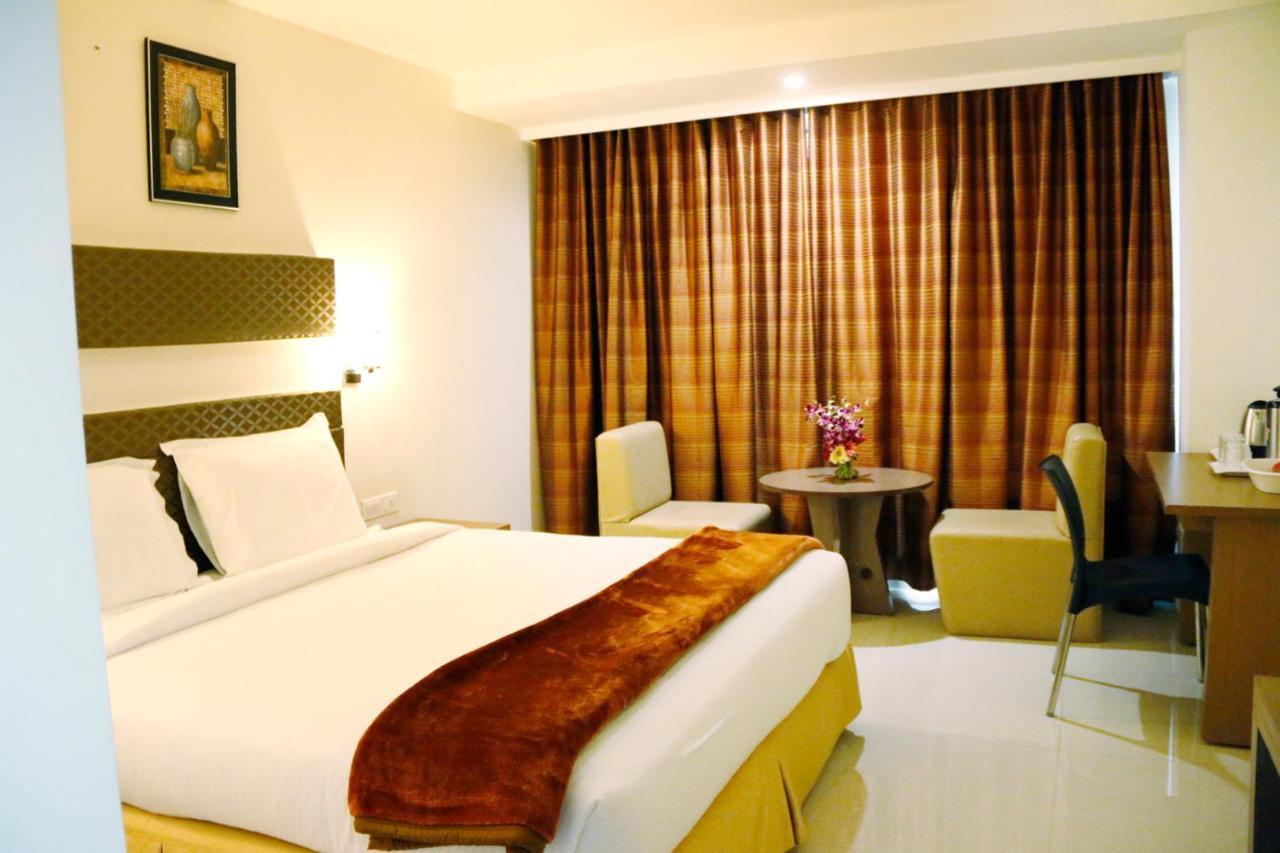 Hotel Sitara Grand Miyapur Hajdarábád Exteriér fotografie