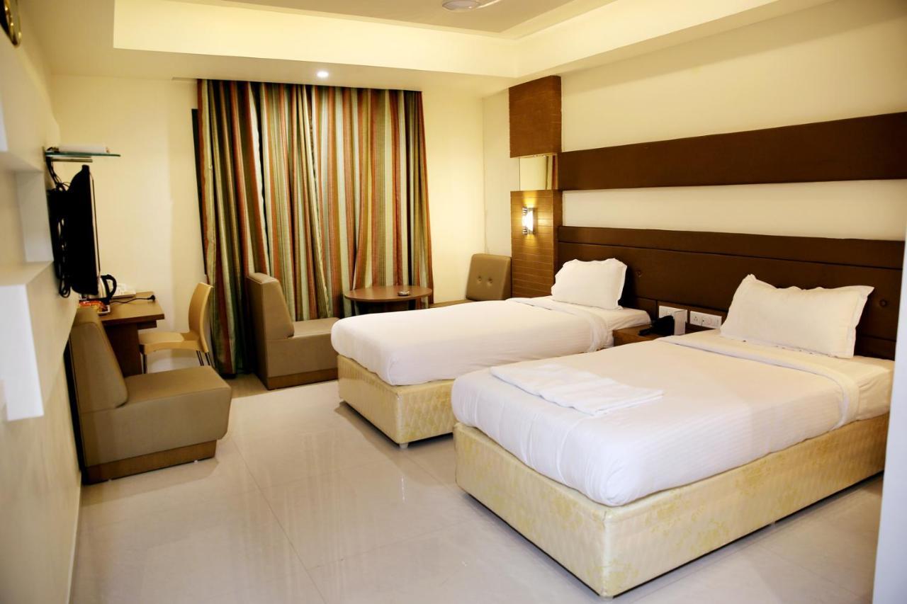 Hotel Sitara Grand Miyapur Hajdarábád Exteriér fotografie